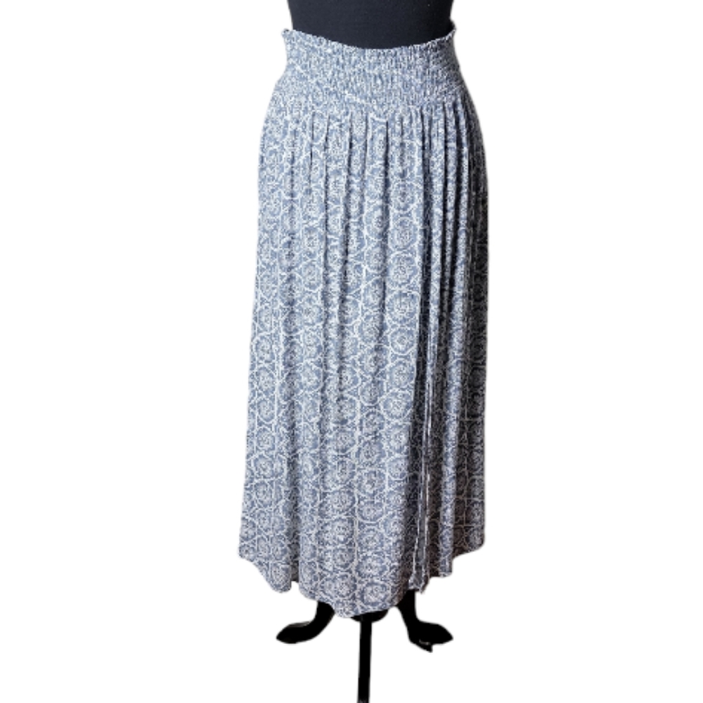 Urban Outfitters women's blue white crinkle tile print pleated midi skirt large